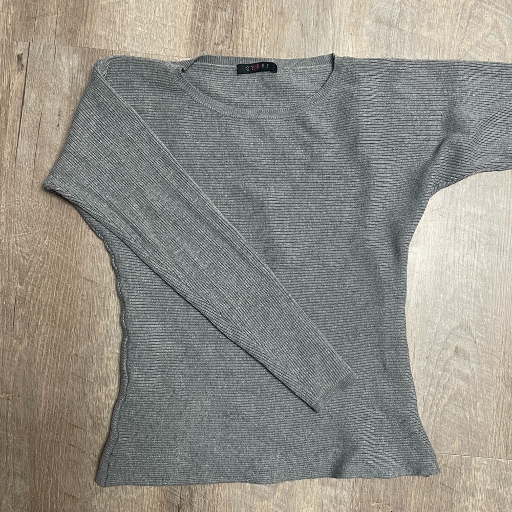 Cyrus grey pullover sweater top